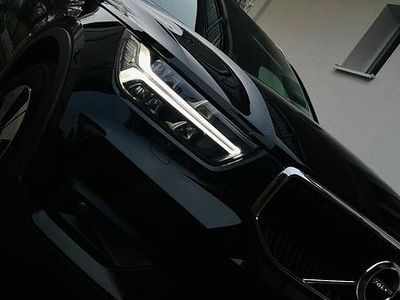 Gebraucht Volvo XC40 163 PS (119 kW) 2021 Schwarz SUV