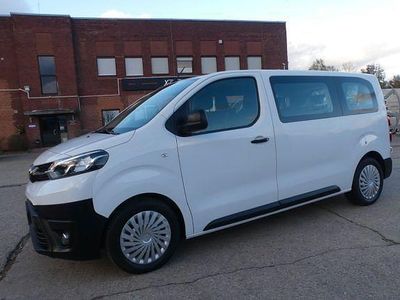Gebraucht Toyota Proace Comfort 144 PS (105 kW) 2022 Ice white Van / Kleinbus