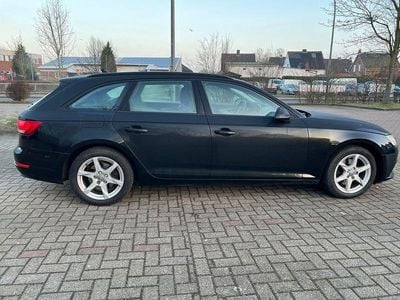 Schwarz Gebraucht 2016 Audi A4 Basis Kombi | 9.600 € (Guter Preis)