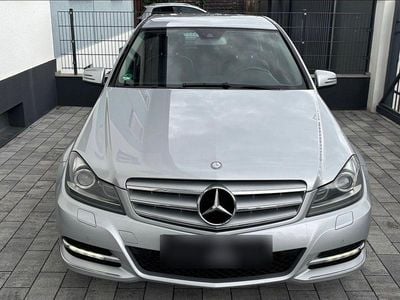 Gebraucht Mercedes C200 Avantgarde 160 PS (117 kW) 2019 Silber Limousine