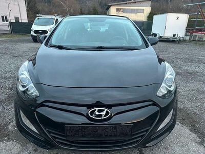 Gebraucht Hyundai i30 99 PS (72 kW) 2015 Schwarz Limousine