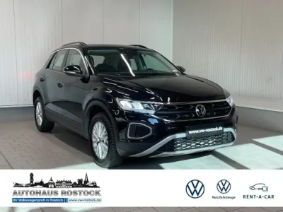 Gebraucht VW T-Roc Life 150 PS (110 kW) 2024 Deep black perleffekt (metallic) SUV