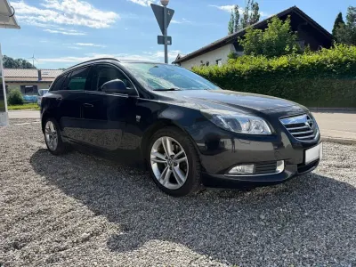 Gebraucht Opel Insignia Sport 160 PS (117 kW) 2012 Schwarz Kombi
