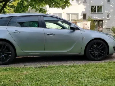 Gebraucht Opel Insignia 140 PS (102 kW) 2014 Grau Kombi