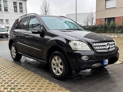 Gebraucht Mercedes ML320 224 PS (164 kW) 2007 Schwarz SUV