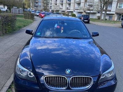 BMW 523
