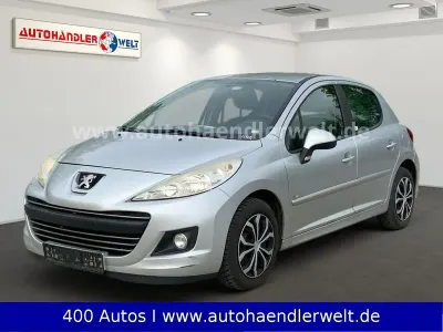 Gebraucht Peugeot 207 Forever 92 PS (67 kW) 2011 Silber Kleinwagen
