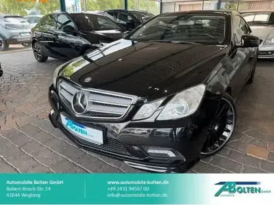 Gebraucht Mercedes E350 292 PS (214 kW) 2010 Schwarz Coupé