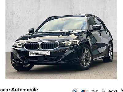 Schwarz Gebraucht 2022 BMW 320e Shadowline Kombi | 27.880 € (Etwas zu teuer)