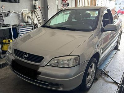 Gebraucht Opel Astra 100 PS (73 kW) 1999 Silber Limousine