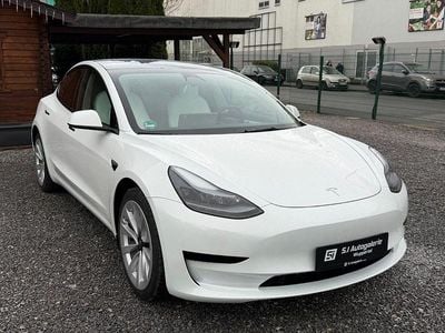 Begagnad Tesla Model 3 RWD 239 kW (325 HK) 2022 Vit Sedan