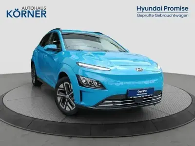 Gebraucht Hyundai Kona Trend 100 kW (136 PS) 2022 Blau SUV