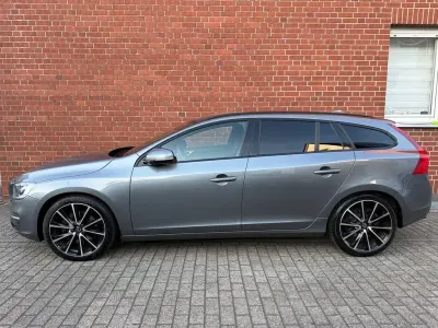 Używany Volvo V60 Linje Svart 245 KM (180 kW) 2016 Szary Kombi