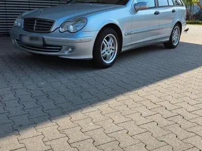 Gebraucht Mercedes C180 Classic 143 PS (105 kW) 2005 Silber Limousine
