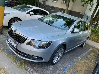 Second-hand Skoda Superb 170 CP (125 kW) 2014 Argintiu Berlinǎ