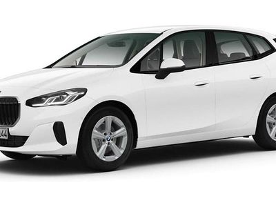 Weiß Gebraucht 2025 BMW 220 Active Tourer Luxury Line Van / Kleinbus | 32.196 € (Guter Preis)