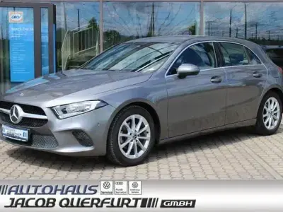 Gebraucht Mercedes A180 136 PS (100 kW) 2019 Grau Limousine