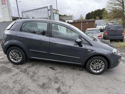 Gebraucht Fiat Punto Lounge 77 PS (56 kW) 2014 Colore esterno Kleinwagen