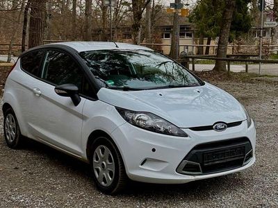 Gebraucht Ford Fiesta 82 PS (60 kW) 2009 Weiß Kleinwagen