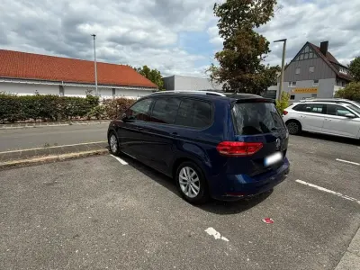 Gebraucht VW Touran Comfortline 150 PS (110 kW) 2016 Blau Van / Kleinbus