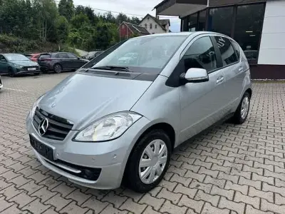 Gebraucht Mercedes A180 116 PS (85 kW) 2010 Polarsilber  metalliclack Kleinwagen