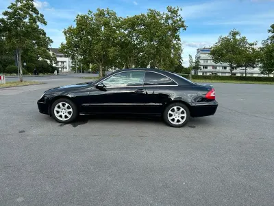 Gebraucht Mercedes CLK240 170 PS (125 kW) 2004 Schwarz Coupé