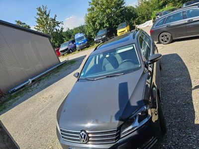 gebraucht VW Passat mit schöner Ausstattung, Massagesitze, Panorama Dach.