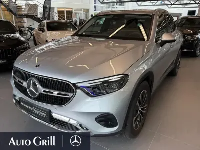 Gebraucht Mercedes GLC200 204 PS (150 kW) 2024 Metalliclack hightechsilber SUV