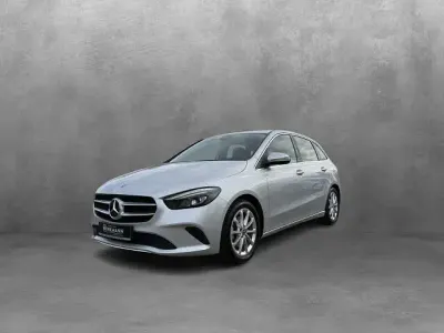 Używany Mercedes B200 Progressive 163 KM (119 kW) 2019 Srebrny Minivan
