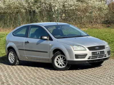 Gebraucht Ford Focus Ambiente 101 PS (74 kW) 2005 Silber Kleinwagen