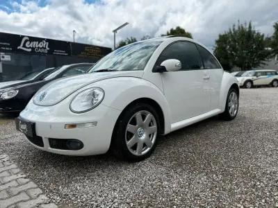Gebraucht VW New Beetle United 116 PS (85 kW) 2010 Weiß Kleinwagen
