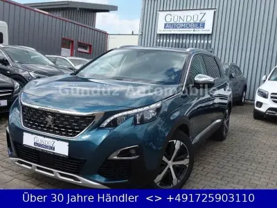 Gebraucht Peugeot 5008 Crossway 131 PS (96 kW) 2017 Grün SUV