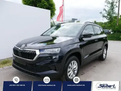 Neu Skoda Karoq Selection 150 PS (110 kW) 2026 Blackmagic perleffekt SUV