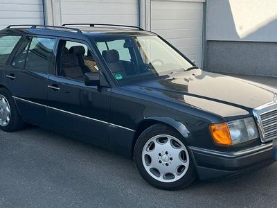 Gebraucht Mercedes E300 Sportline 220 PS (161 kW) 1991 Schwarz Kombi