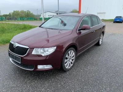 Używany Skoda Superb Elegance 160 KM (117 kW) 2009 Czerwony Sedan/Limuzyna