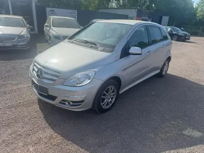 Usata Mercedes B150 95 CV (69 kW) 2008 Argento Monovolume
