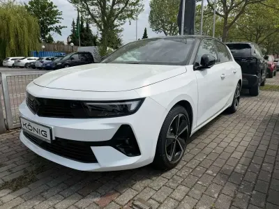 Gebraucht Opel Astra 136 PS (100 kW) 2024 Arktis weiß (uni) Kleinwagen
