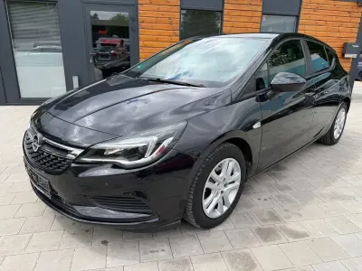 Gebraucht Opel Astra Edition 110 PS (80 kW) 2016 Schwarz Limousine