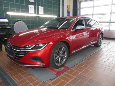 Gebraucht VW Arteon Elegance 200 PS (147 kW) 2023 Kings red metallic Kombi
