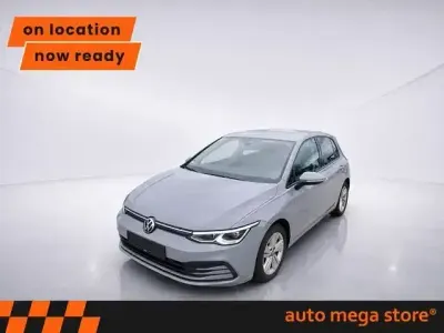 Używany VW Golf VIII Life 131 KM (96 kW) 2023 Szary Sedan/Limuzyna