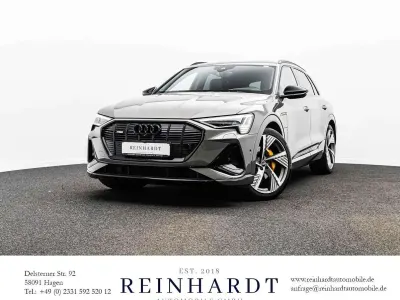 Gebraucht Audi e-tron Black Edition 300 kW (408 PS) 2022 Chronosgrau metallic SUV