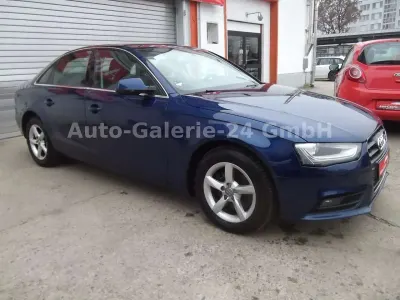 Używany Audi A4 Ambiente 170 KM (125 kW) 2012 Niebieski Sedan/Limuzyna