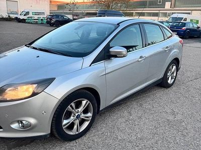 Usata Ford Focus 150 CV (110 kW) 2012 Argento Berlina