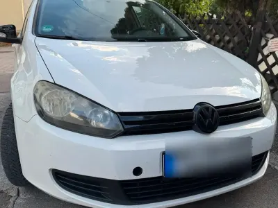 Gebraucht VW Golf VI 80 PS (58 kW) 2009 Weiß Kleinwagen