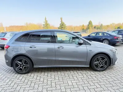 Gebraucht Mercedes B250e AMG line 160 PS (117 kW) 2021 Grau Kleinwagen