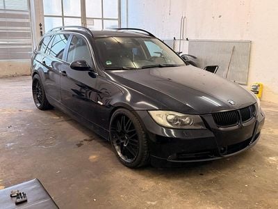 Gebraucht BMW 330 258 PS (189 kW) 2007 Blau Kombi