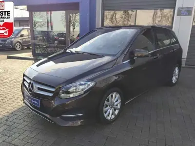 Gebraucht Mercedes B180 109 PS (80 kW) 2015 Braun Kleinwagen