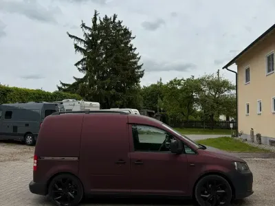 Gebraucht VW Caddy 105 PS (77 kW) 2013 Rot Van / Kleinbus
