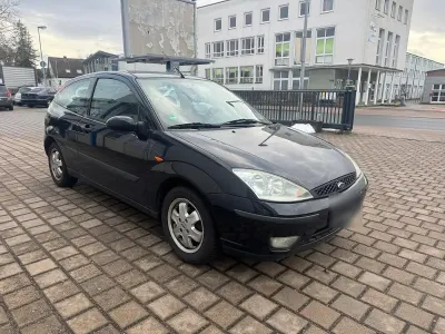 Gebraucht Ford Focus 101 PS (74 kW) 2004 Blau Kleinwagen