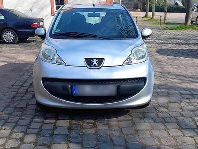 Usata Peugeot 107 68 CV (50 kW) 2008 Grigio Utilitaria